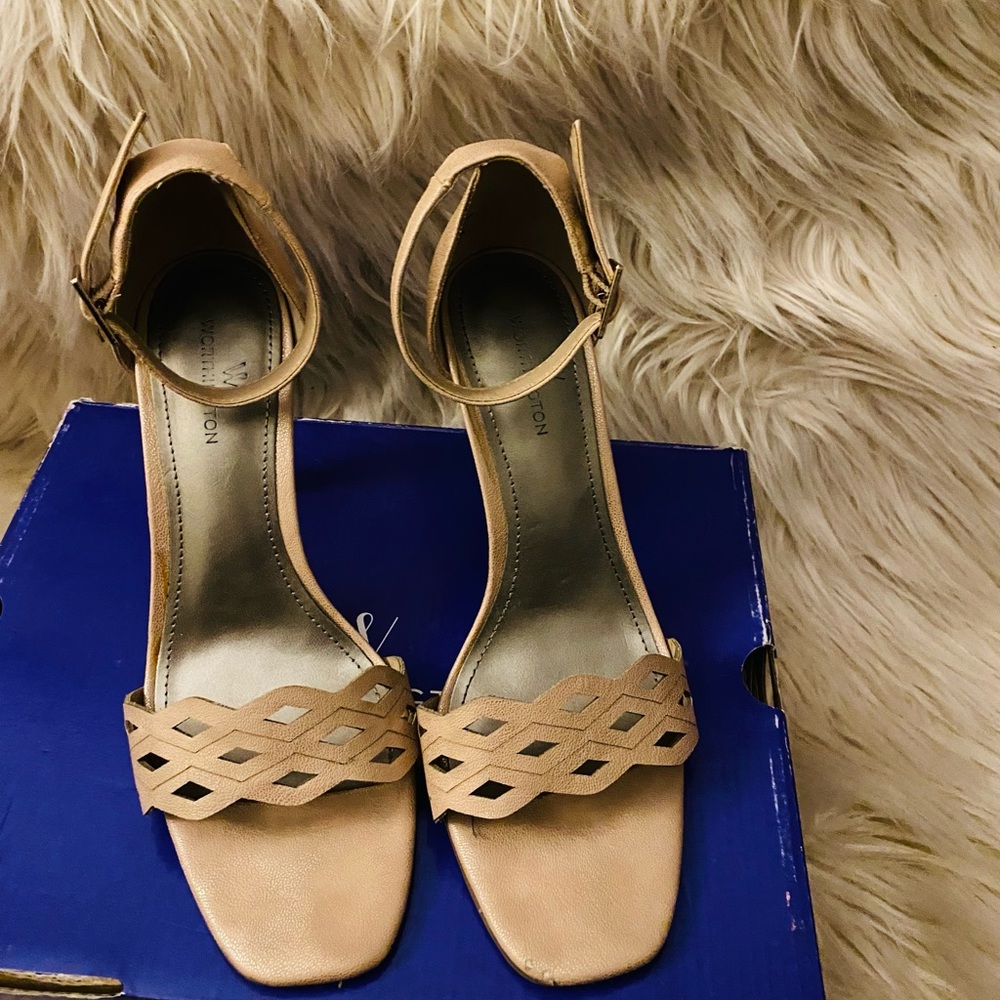 🩰ℝ𝕠𝕤𝕖 𝔾𝕠𝕝𝕕 𝕎𝕠𝕣𝕥𝕙𝕚𝕟𝕘𝕥𝕠𝕟 ℍ𝕖𝕖𝕝𝕤🩰 - Picture 3 of 8